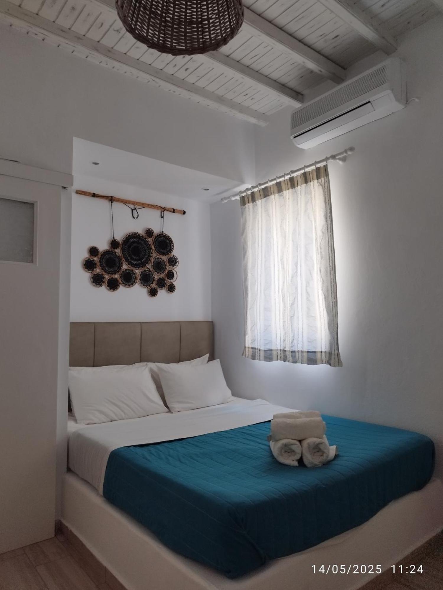 Nikos Rooms Mykonos Town Exterior photo